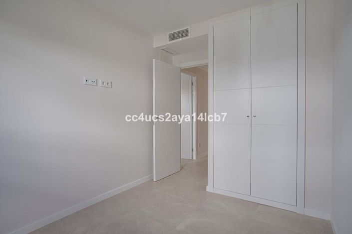 Image No.13-3 Bed Townhouse for sale