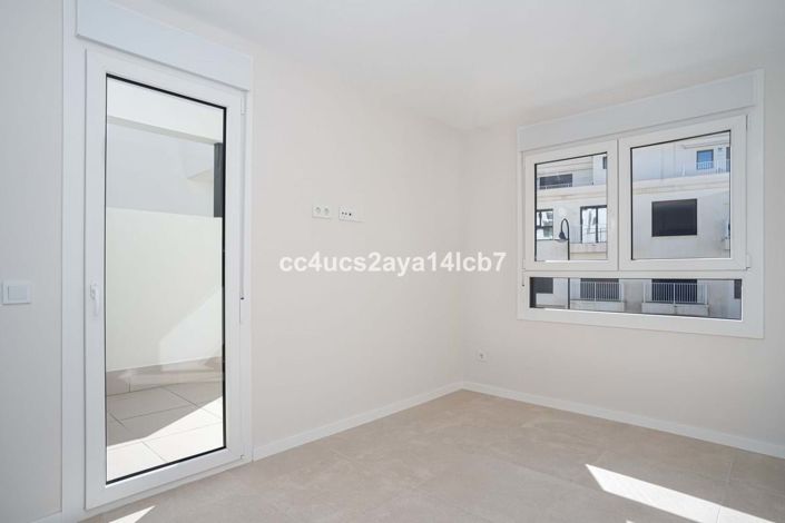 Image No.17-3 Bed Townhouse for sale