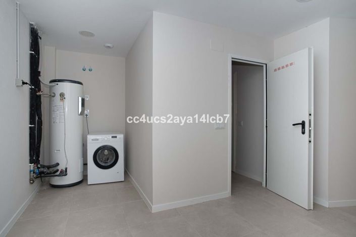 Image No.19-3 Bed Townhouse for sale