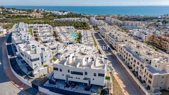 Image No.28-3 Bed Townhouse for sale