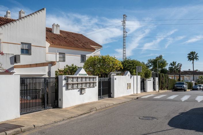 Image No.31-3 Bed Townhouse for sale