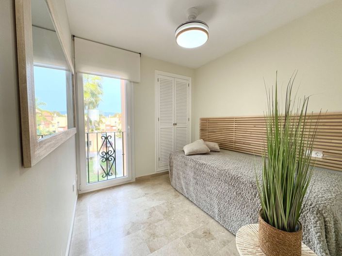 Image No.11-4 Bed Semi-Detached for sale