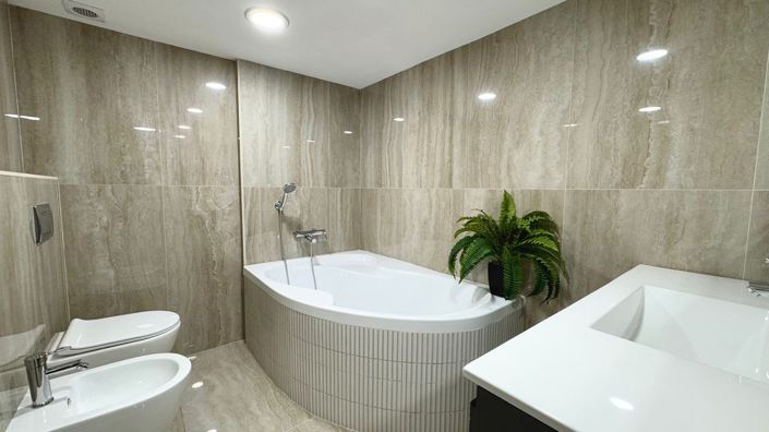 Image No.18-4 Bed Semi-Detached for sale