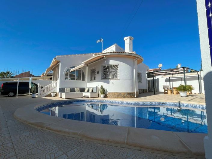 Image No.1-3 Bed Villa for sale