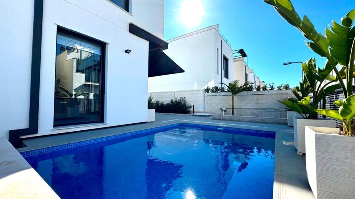 Image No.2-Villa de 3 chambres à vendre à Orihuela Costa