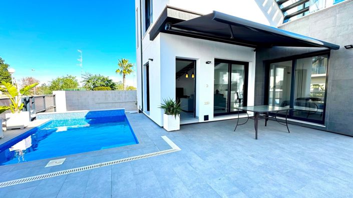 Image No.3-Villa de 3 chambres à vendre à Orihuela Costa