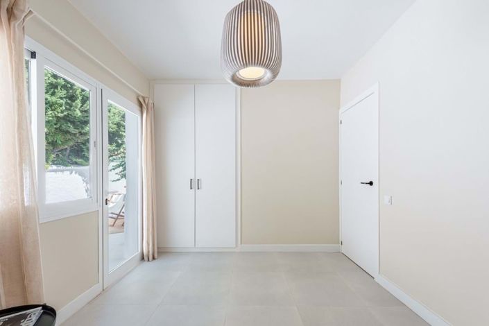 Image No.18-2 Bed Apartment for sale