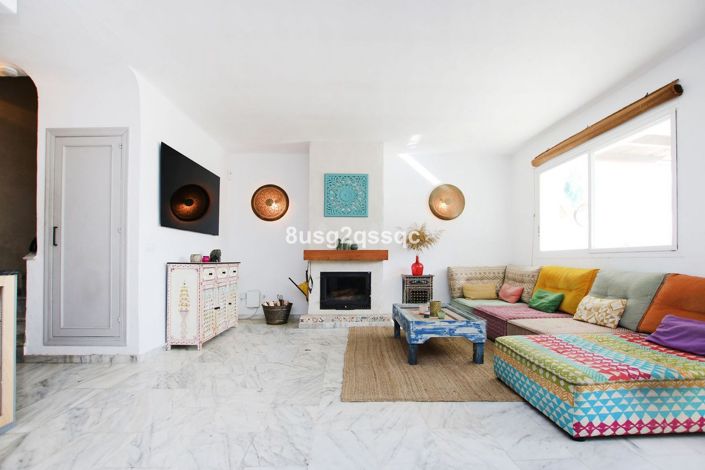 Image No.12-4 Bed Townhouse for sale