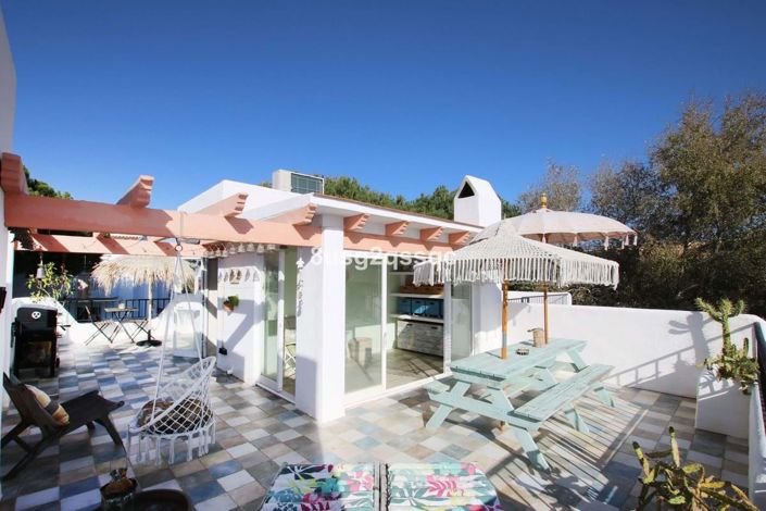 Image No.27-4 Bed Townhouse for sale