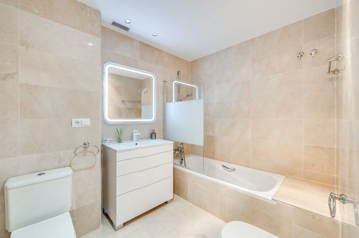 Image No.17-3 Bed Apartment for sale