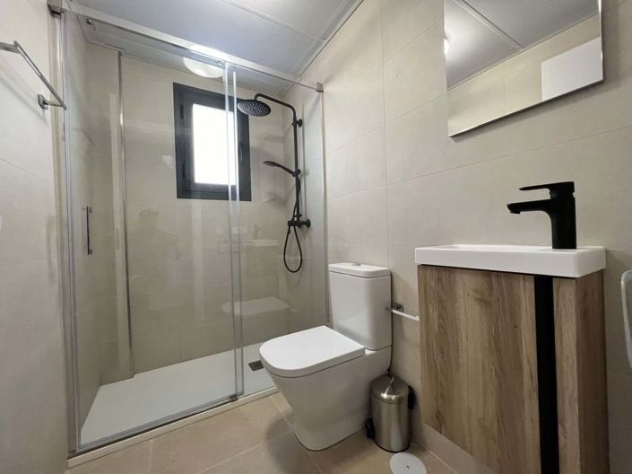 Image No.11-3 Bed Townhouse for sale