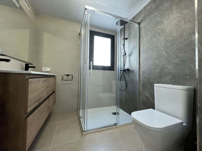 Image No.9-3 Bed Townhouse for sale