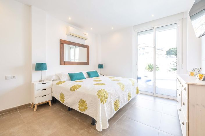 Image No.15-5 Bed Villa for sale