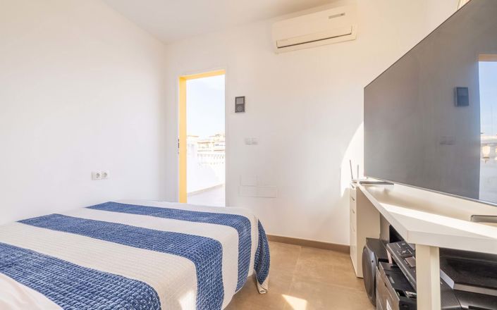 Image No.36-5 Bed Villa for sale