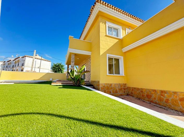 Image No.3-3 Bed Villa for sale