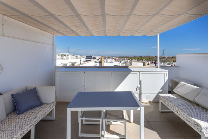 Image No.19-3 Bed Townhouse for sale