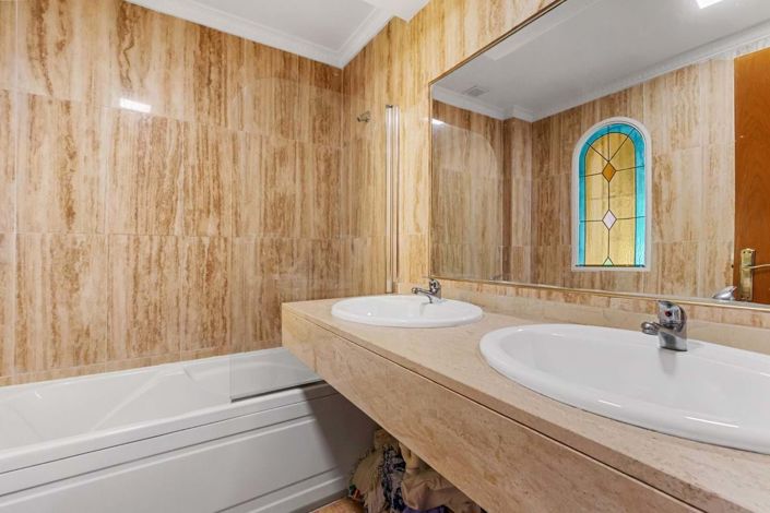 Image No.10-3 Bed Villa for sale