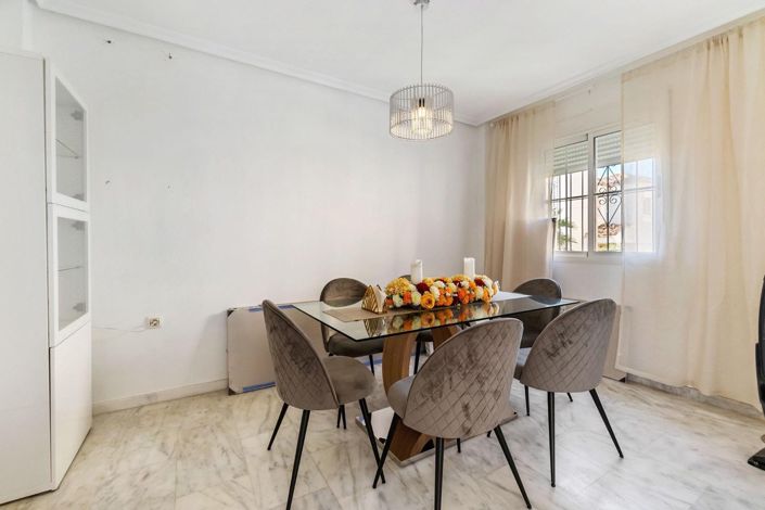 Image No.6-3 Bed Villa for sale