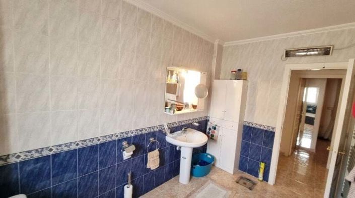 Image No.16-2 Bed Townhouse for sale