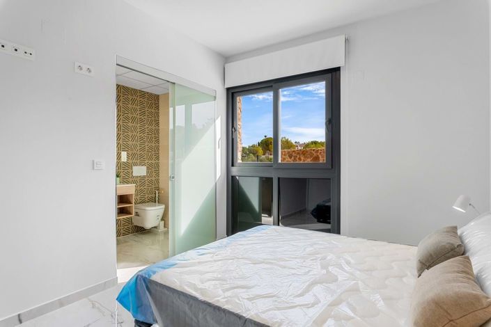 Image No.14-2 Bed Apartment for sale