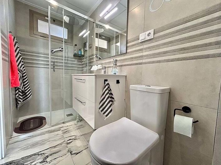 Image No.28-2 Bed Apartment for sale