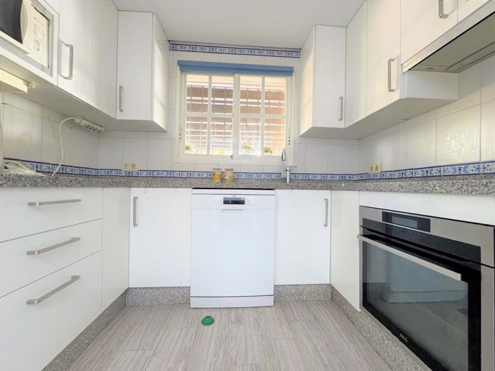 Image No.13-3 Bed Townhouse for sale