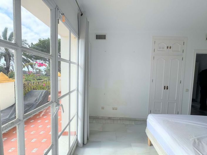 Image No.15-3 Bed Townhouse for sale