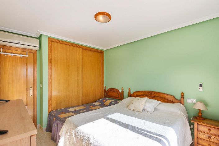 Image No.14-2 Bed Townhouse for sale