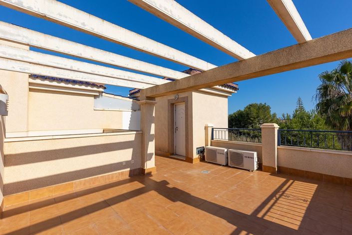 Image No.28-2 Bed Townhouse for sale