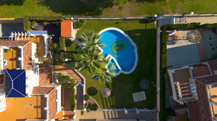 Image No.37-2 Bed Townhouse for sale