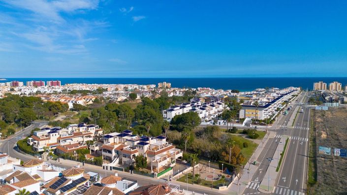 Image No.39-2 Bed Townhouse for sale