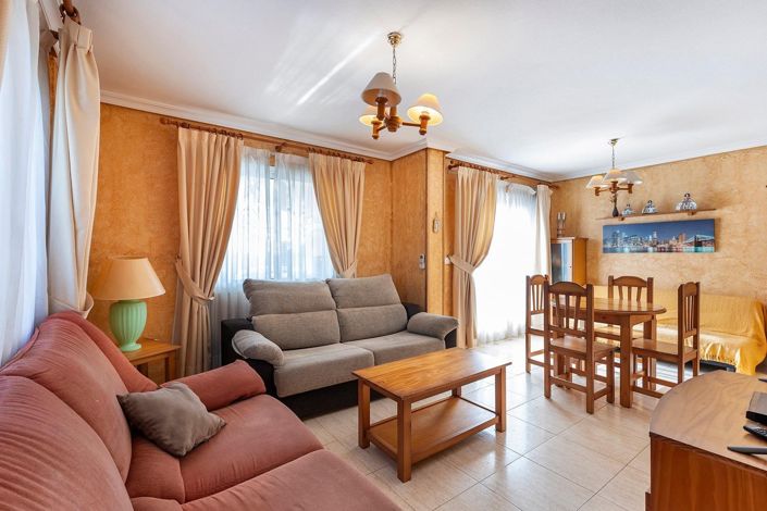 Image No.4-2 Bed Townhouse for sale