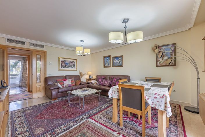 Image No.8-Appartement de 2 chambres à vendre à Estepona