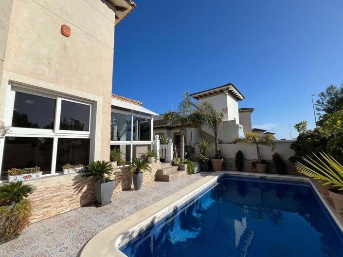 Image No.23-4 Bed Villa for sale