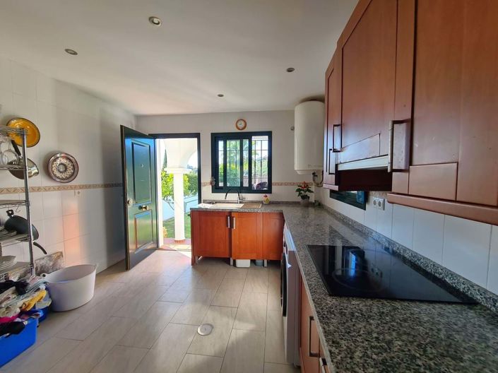 Image No.13-3 Bed Townhouse for sale