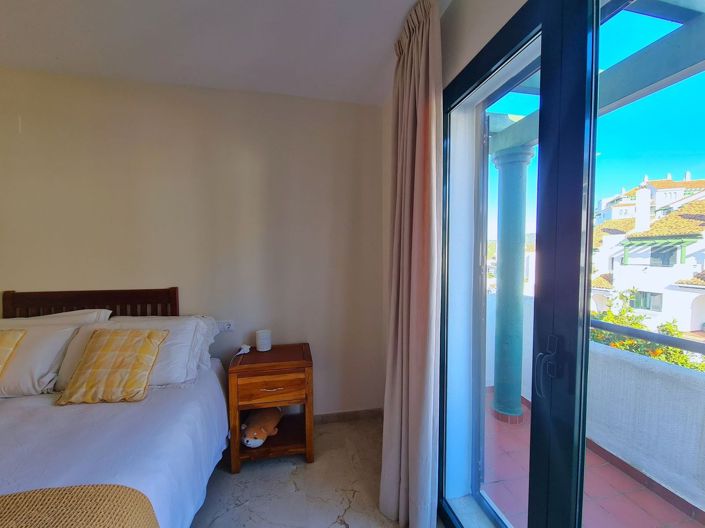 Image No.42-3 Bed Townhouse for sale