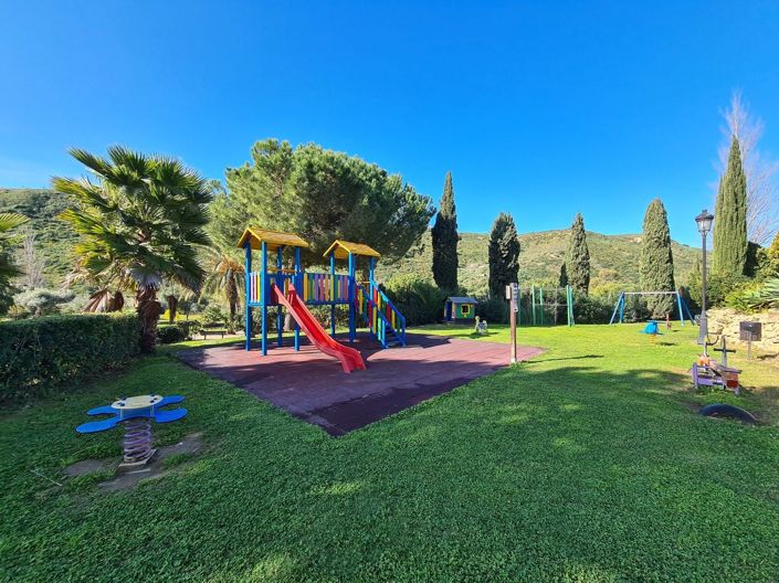 Image No.66-3 Bed Townhouse for sale