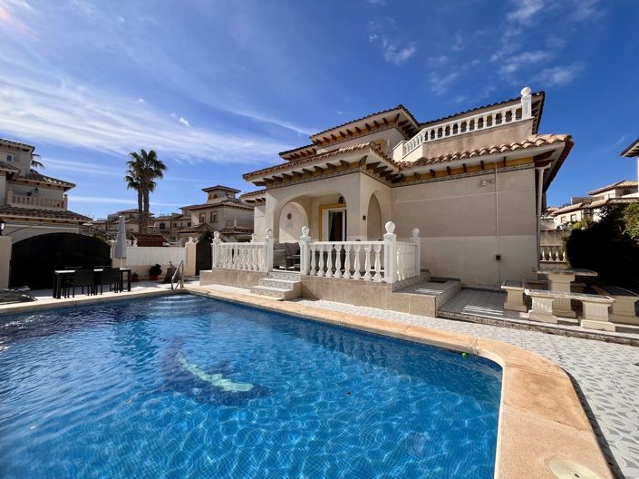 Image No.1-Villa de 4 chambres à vendre à Orihuela Costa