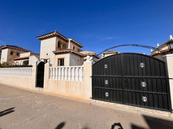 Image No.22-4 Bed Villa for sale