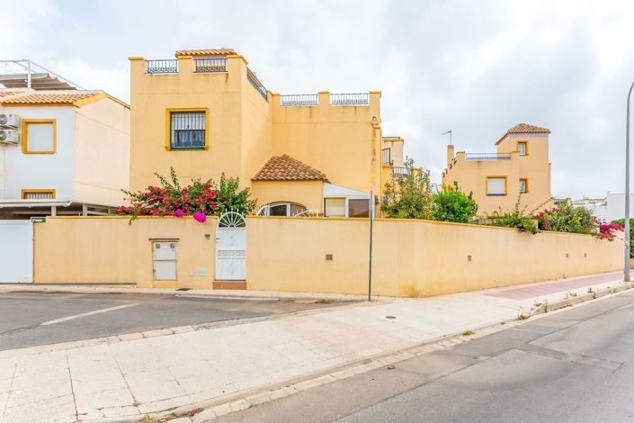 Image No.5-3 Bed Villa for sale