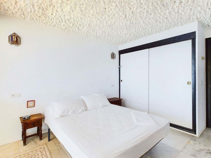 Image No.30-4 Bed Apartment for sale