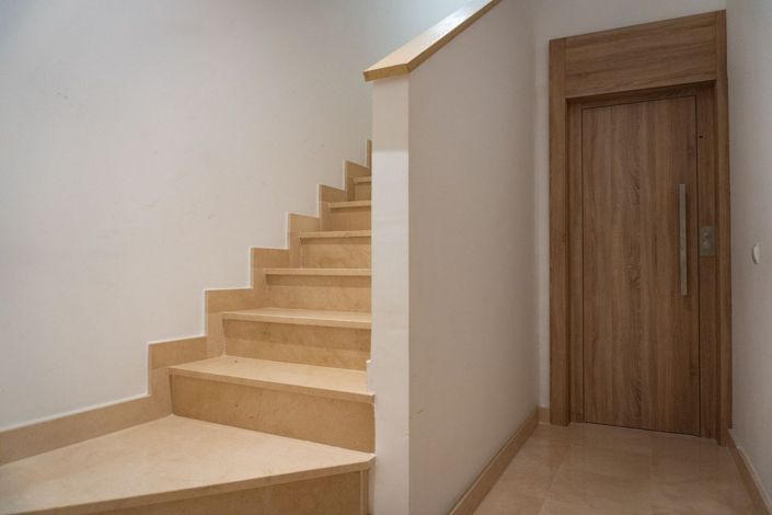 Image No.36-3 Bed Townhouse for sale