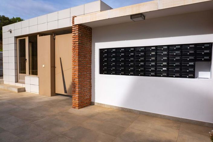 Image No.45-3 Bed Townhouse for sale