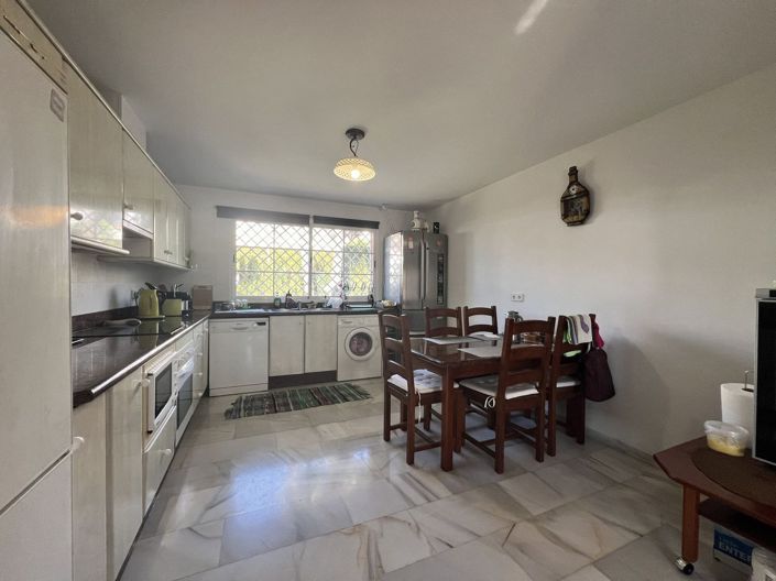 Image No.12-3 Bed Townhouse for sale