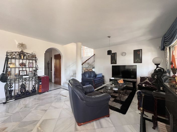 Image No.2-3 Bed Townhouse for sale