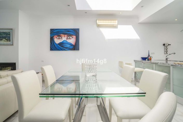 Image No.12-3 Bed Townhouse for sale