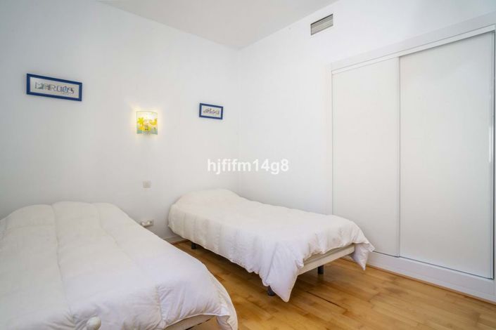 Image No.20-3 Bed Townhouse for sale