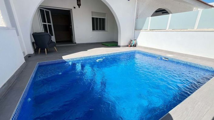 Image No.1-3 Bed Townhouse for sale