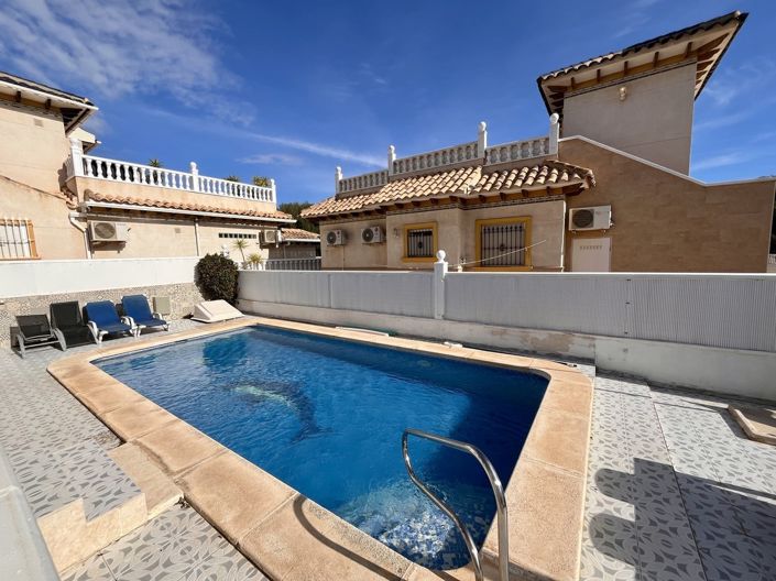 Image No.40-4 Bed Villa for sale