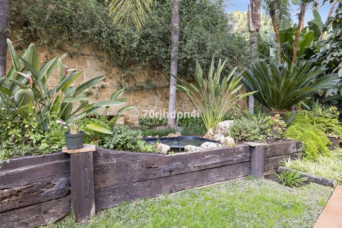 Image No.21-3 Bed Townhouse for sale